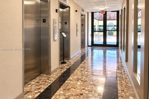 Copropriété à louer à North Miami, Floride: 2 chambres, 117.06 m2 № 2397557 - photo 21
