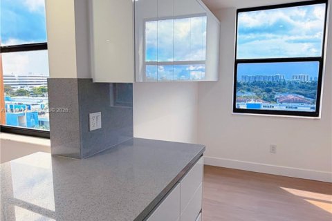 Copropriété à louer à North Miami, Floride: 2 chambres, 117.06 m2 № 2397557 - photo 10
