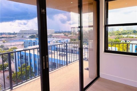 Copropriété à louer à North Miami, Floride: 2 chambres, 117.06 m2 № 2397557 - photo 5