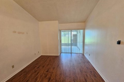 Villa ou maison à louer à Tampa, Floride: 2 chambres, 120.77 m2 № 2437389 - photo 20