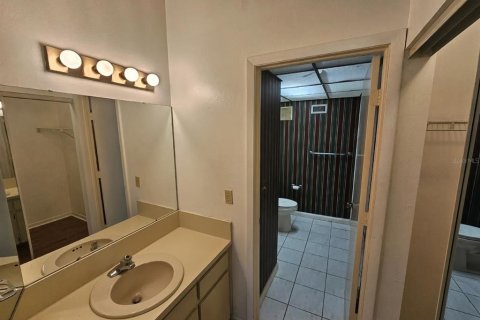 Villa ou maison à louer à Tampa, Floride: 2 chambres, 120.77 m2 № 2437389 - photo 9