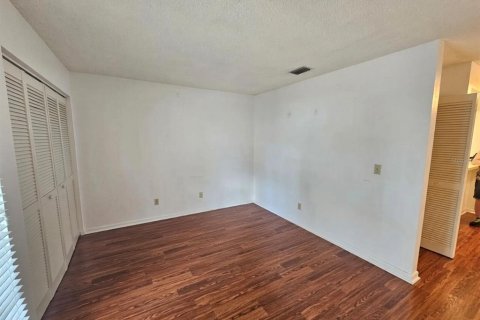 Villa ou maison à louer à Tampa, Floride: 2 chambres, 120.77 m2 № 2437389 - photo 13