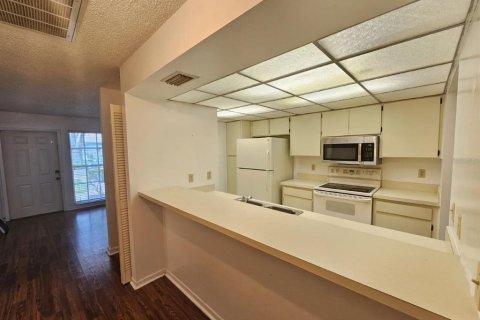 Villa ou maison à louer à Tampa, Floride: 2 chambres, 120.77 m2 № 2437389 - photo 5