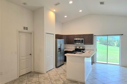 House in Lake Wales, Florida 3 bedrooms, 117.52 sq.m. № 2196549 - photo 5