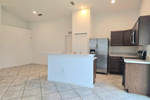 House in Lake Wales, Florida 3 bedrooms, 117.52 sq.m. № 2196549 - photo 9