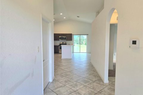 House in Lake Wales, Florida 3 bedrooms, 117.52 sq.m. № 2196549 - photo 3