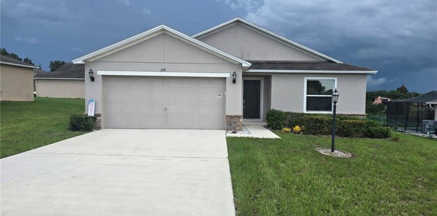 House in Lake Wales, Florida 3 bedrooms, 117.52 sq.m. № 2196549