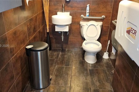 Купить коммерческую недвижимость в Санни-Айлс-Бич, Флорида № 2057641 - фото 4