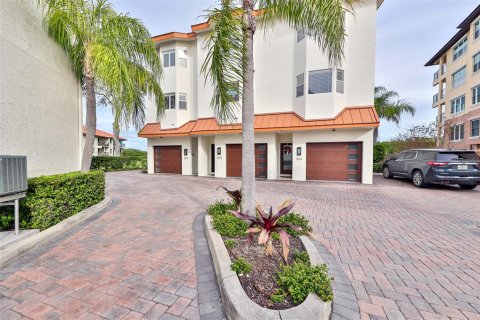 Adosado en alquiler en Tierra Verde, Florida, 4 dormitorios, 255.48 m2 № 1915424 - foto 6