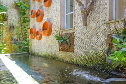 Villa ou maison à vendre à Miami, Floride: 8 chambres, 693.42 m2 № 2018346 - photo 26