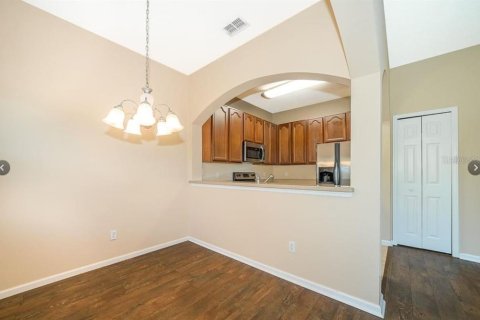 Touwnhouse à vendre à Orlando, Floride: 2 chambres, 122.82 m2 № 2148040 - photo 4