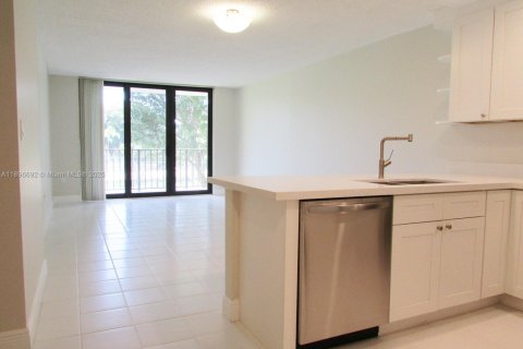 Apartment in Miami, Florida 2 bedrooms, 89.19 sq.m. № 1953675 - photo 5