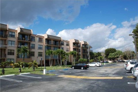 Apartment in Miami, Florida 2 bedrooms, 89.19 sq.m. № 1953675 - photo 1