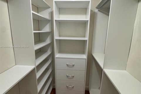 Apartment in Miami, Florida 2 bedrooms, 89.19 sq.m. № 1953675 - photo 11