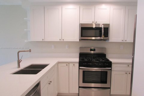 Apartment in Miami, Florida 2 bedrooms, 89.19 sq.m. № 1953675 - photo 4