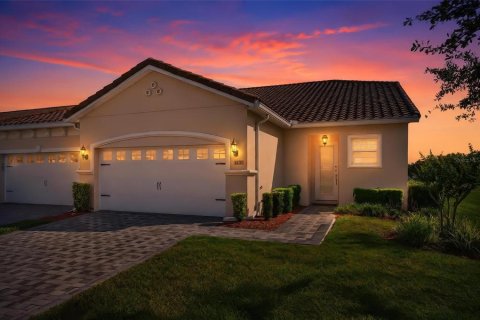 Adosado en Kissimmee, Florida 3 dormitorios, 169.08 m2 № 2097799