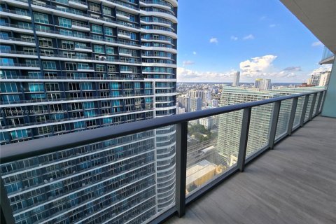 Condo in Miami, Florida, 1 bedroom  № 1953485 - photo 16