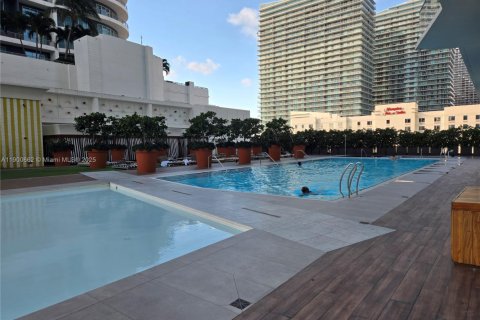 Condo in Miami, Florida, 1 bedroom  № 1953485 - photo 25