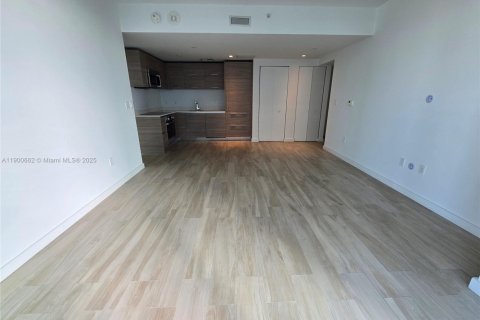 Condo in Miami, Florida, 1 bedroom  № 1953485 - photo 4