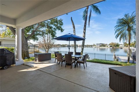 House in Saint Petersburg, Florida 4 bedrooms, 297.01 sq.m. № 2233605 - photo 28