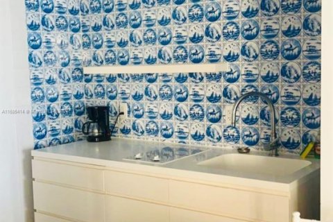 Hotel in Miami Beach, Florida 45.8 sq.m. № 1940765 - photo 4