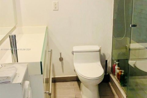 Hotel in Miami Beach, Florida 45.8 sq.m. № 1940765 - photo 8