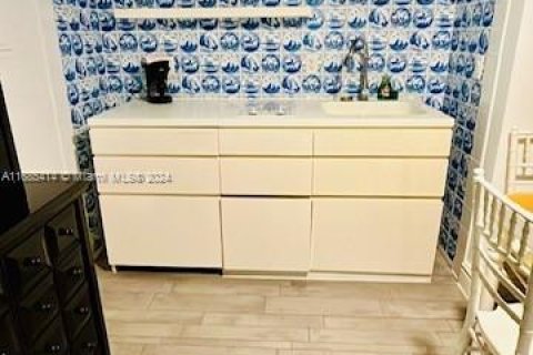 Hotel in Miami Beach, Florida 45.8 sq.m. № 1940765 - photo 5