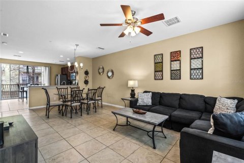 Condo in Orlando, Florida, 3 bedrooms  № 1562315 - photo 14
