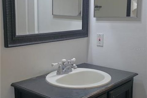 House in Oviedo, Florida 4 bedrooms, 126.25 sq.m. № 2267448 - photo 20