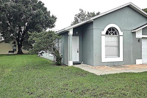 House in Oviedo, Florida 4 bedrooms, 126.25 sq.m. № 2267448 - photo 3