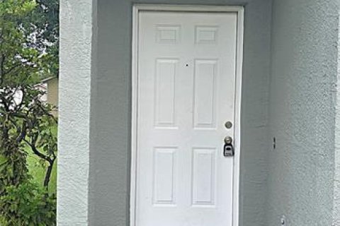 House in Oviedo, Florida 4 bedrooms, 126.25 sq.m. № 2267448 - photo 4