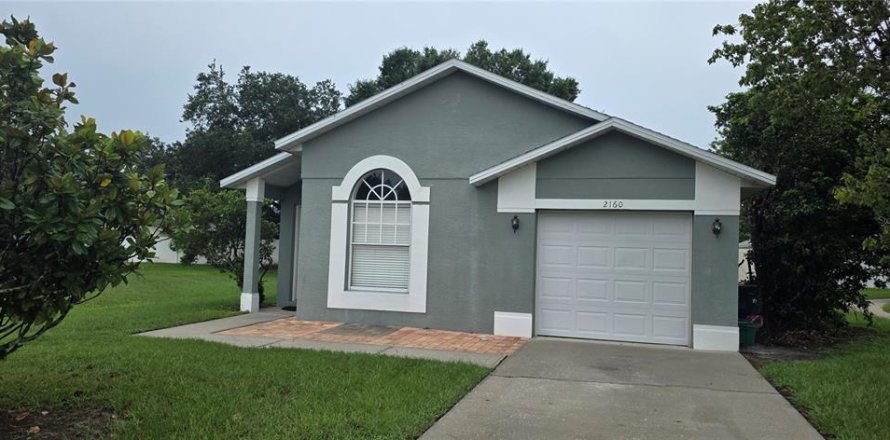 House in Oviedo, Florida 4 bedrooms, 126.25 sq.m. № 2267448