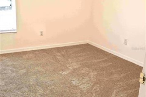 House in Oviedo, Florida 4 bedrooms, 126.25 sq.m. № 2267448 - photo 13