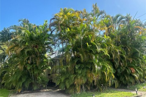 Commercial property in Saint Petersburg, Florida 3 bedrooms, 120.03 sq.m. № 1632230 - photo 3