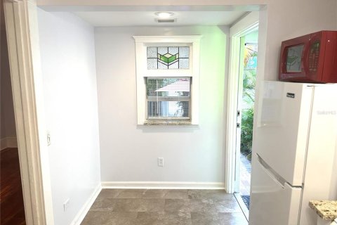 Commercial property in Saint Petersburg, Florida 3 bedrooms, 120.03 sq.m. № 1632230 - photo 13