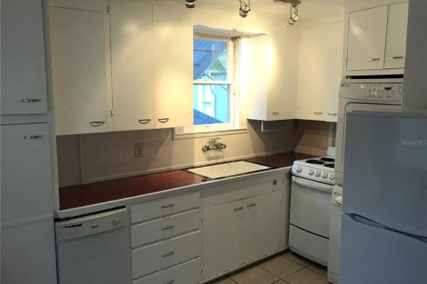 Commercial property in Saint Petersburg, Florida 3 bedrooms, 120.03 sq.m. № 1632230 - photo 22