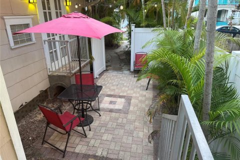 Commercial property in Saint Petersburg, Florida 3 bedrooms, 120.03 sq.m. № 1632230 - photo 16