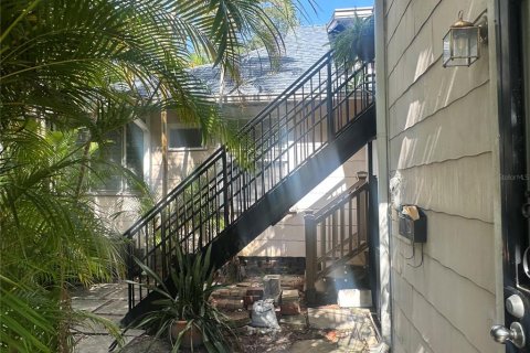 Commercial property in Saint Petersburg, Florida 3 bedrooms, 120.03 sq.m. № 1632230 - photo 17