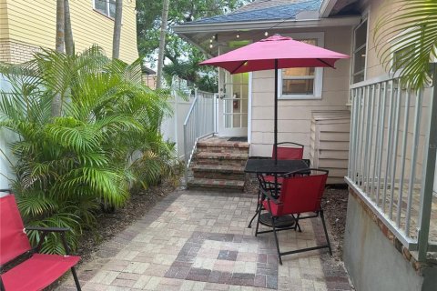 Commercial property in Saint Petersburg, Florida 3 bedrooms, 120.03 sq.m. № 1632230 - photo 7