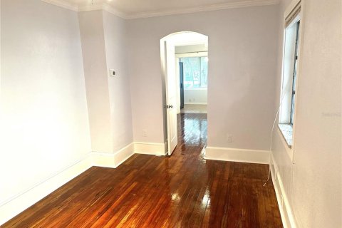 Commercial property in Saint Petersburg, Florida 3 bedrooms, 120.03 sq.m. № 1632230 - photo 9