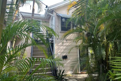 Commercial property in Saint Petersburg, Florida 3 bedrooms, 120.03 sq.m. № 1632230 - photo 5