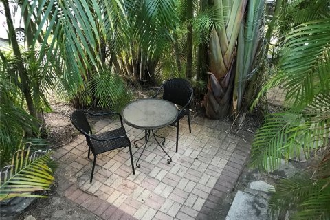 Commercial property in Saint Petersburg, Florida 3 bedrooms, 120.03 sq.m. № 1632230 - photo 26