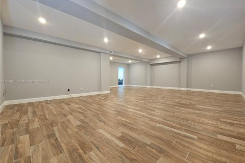 Casa en alquiler en Davie, Florida, 5 dormitorios, 481.88 m2 № 1896665 - foto 26