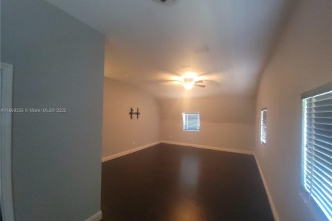 Casa en alquiler en Davie, Florida, 5 dormitorios, 481.88 m2 № 1896665 - foto 5