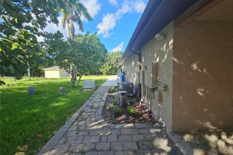 Casa en alquiler en Davie, Florida, 5 dormitorios, 481.88 m2 № 1896665 - foto 22