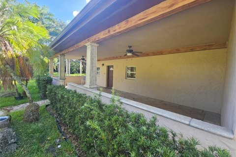 Casa en alquiler en Davie, Florida, 5 dormitorios, 481.88 m2 № 1896665 - foto 17