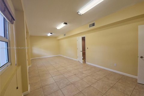 Casa en alquiler en Davie, Florida, 5 dormitorios, 481.88 m2 № 1896665 - foto 30