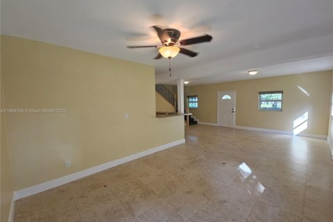 Casa en alquiler en Davie, Florida, 5 dormitorios, 481.88 m2 № 1896665 - foto 19