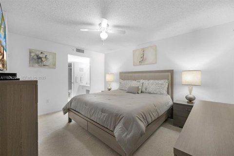 Condominio en venta en Pembroke Pines, Florida, 2 dormitorios, 105.63 m2 № 1984582 - foto 8