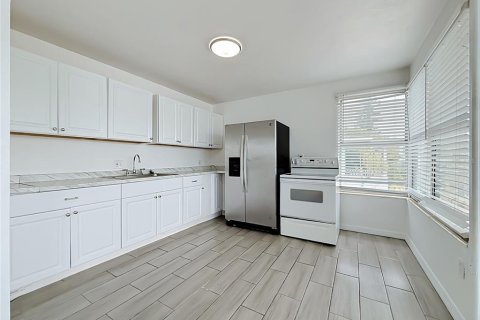 Appartement à louer à Madeira Beach, Floride: 2 chambres, 99.41 m2 № 2409975 - photo 10
